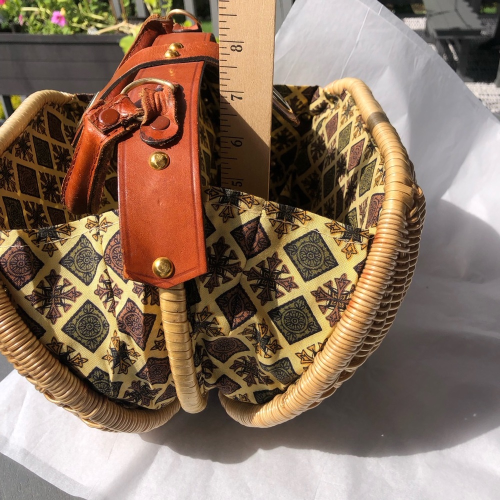 Woven vintage Straw Basket Bag with Brown Leather Trim - Picture 10 of 12